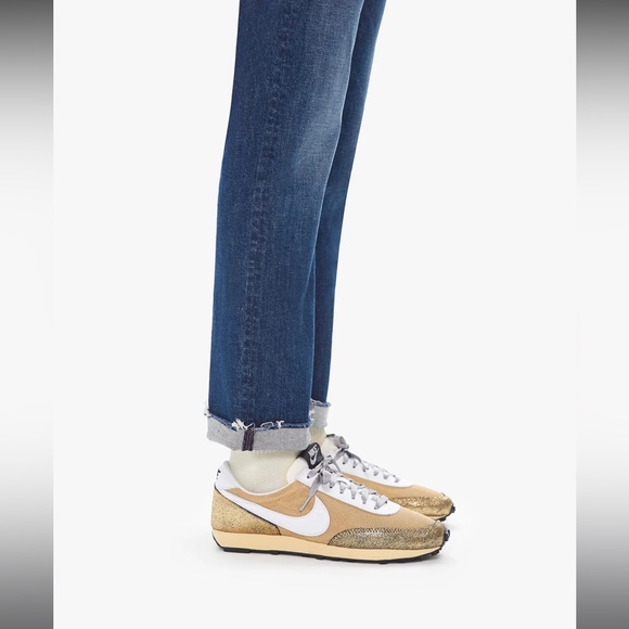 MOTHER The Scapper Cuff Ankle Fray in color “Let’s Wine About It” Size 25 - Picture 2 of 7